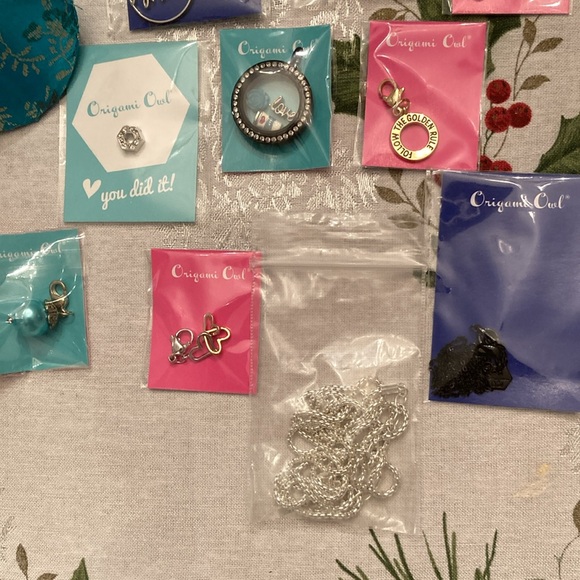 NIB Origami Owl Retired Lot  - Picture 11 of 12
